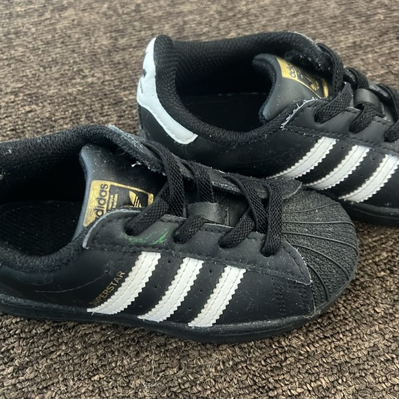 Toddler adidas - Picture 2 of 4
